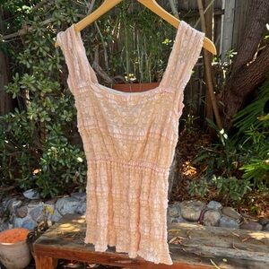 Lace Sleeveless Top in Light Pink